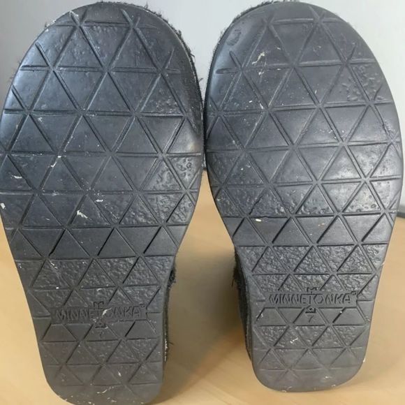 Minnetonka Sheepskin Boots size 7 - Picture 5 of 6